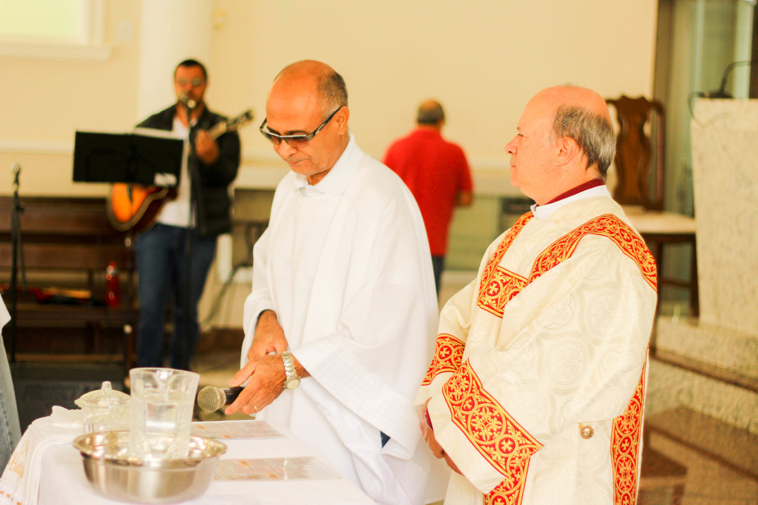 Batismo Sofia - Ipatinga - Igreja Santa Rita de Cássia -  Batismo infantil - Consagração - mamãe e bebê - batizado - vale do aço 