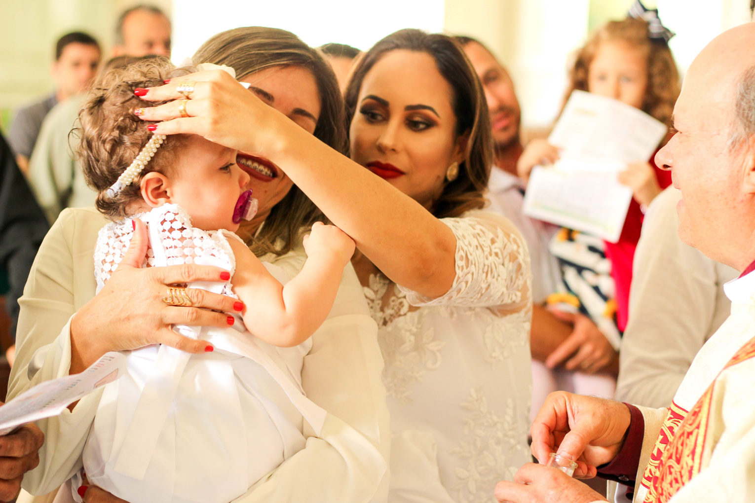 Batismo Sofia - Ipatinga - Igreja Santa Rita de Cássia -  Batismo infantil - Consagração - mamãe e bebê - batizado - vale do aço 