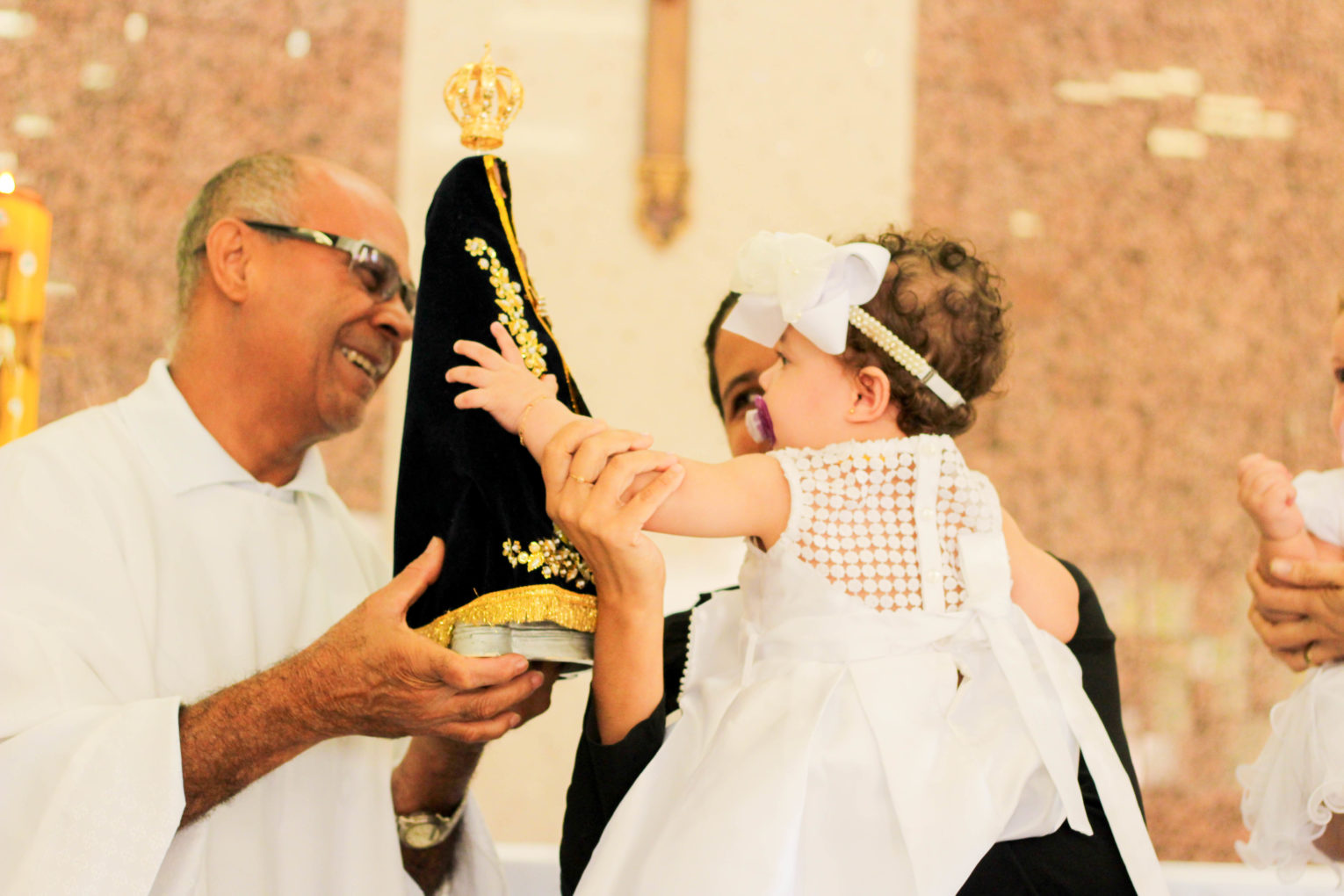 Batismo Sofia - Ipatinga - Igreja Santa Rita de Cássia - Batismo infantil - Consagração - mamãe e bebê - batizado - vale do aço