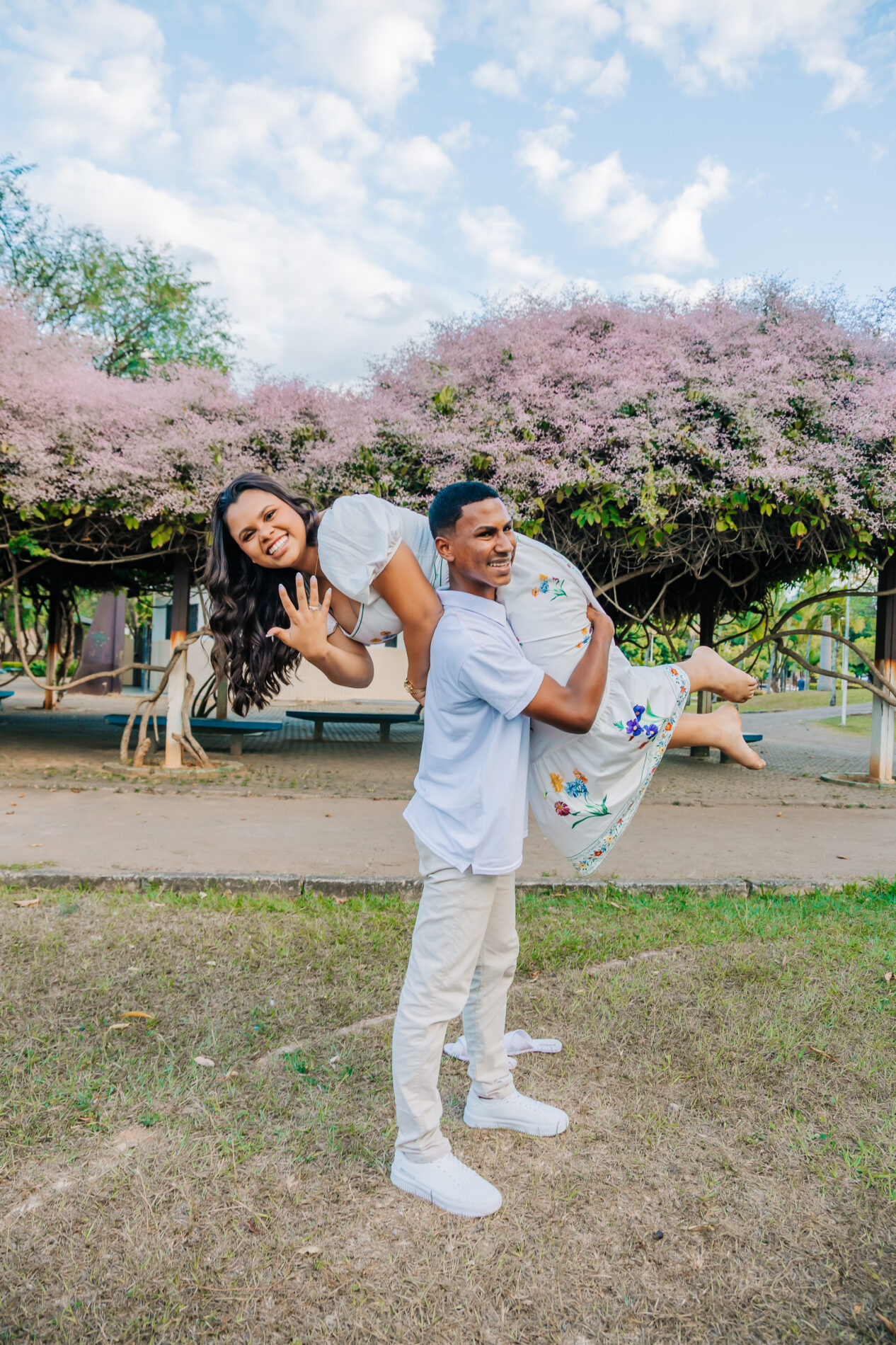 Guilherme e Thayná - Pedido de noivado em Ipatinga  parque ipanema inspiracao de fotos no parque noivos casal por do sol ensaio namoro